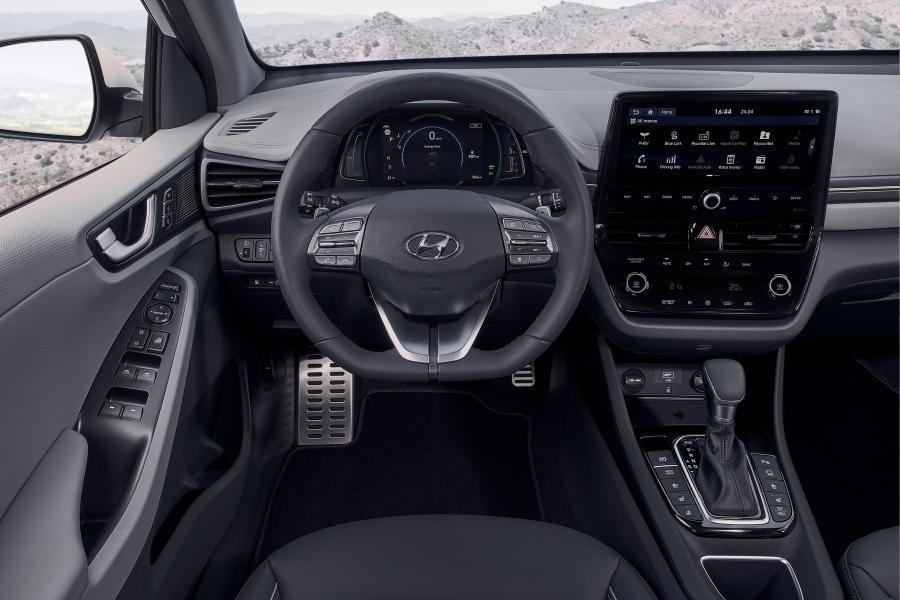Торпедо Hyundai IONIQ plug-in (AE) 2019 года  (WW) (фото 19 из 45)